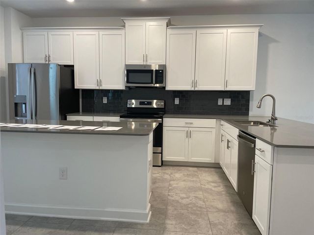 5643 QUIET PALM LOOP, St Cloud, FL 34771