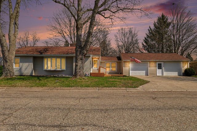 605 S Anderson Street, Plainwell City, MI 49080