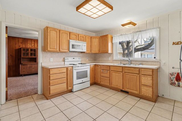 605 S Anderson Street, Plainwell City, MI 49080