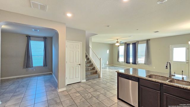 9922 Overlook Canyon, San Antonio, TX 78245