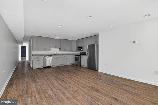 4636 HILLSIDE RD SE, Washington, DC 20019