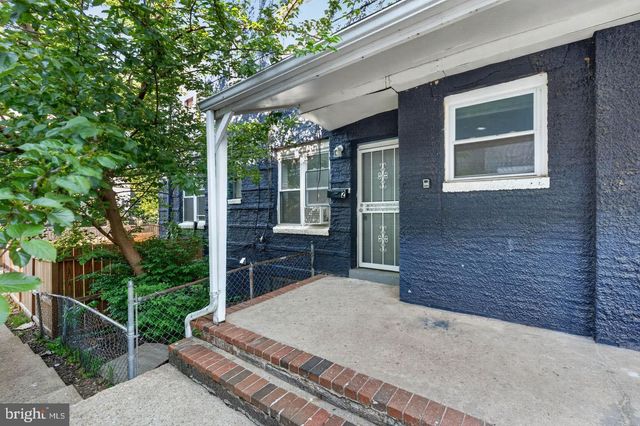 4636 HILLSIDE RD SE, Washington, DC 20019