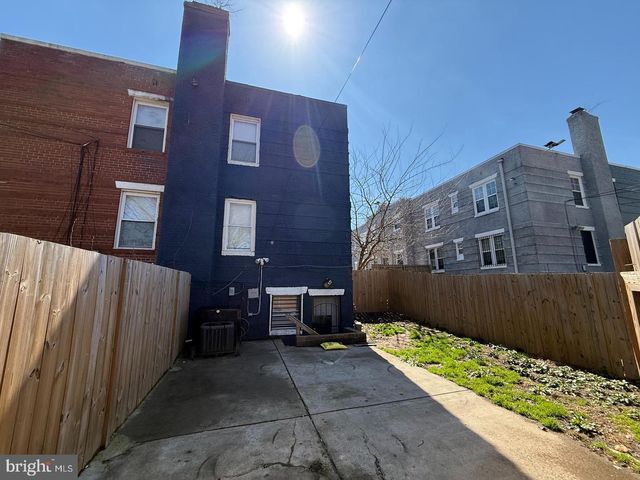 4636 HILLSIDE RD SE, Washington, DC 20019