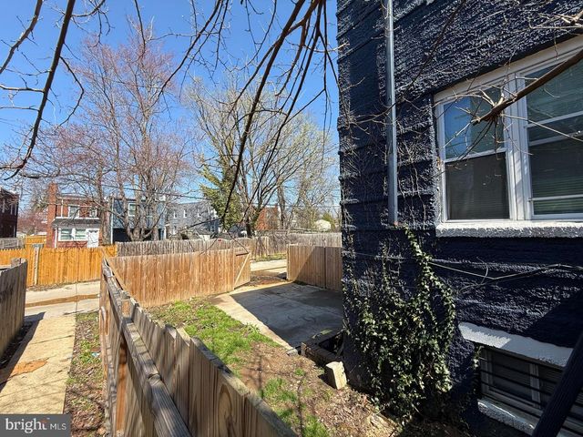 4636 HILLSIDE RD SE, Washington, DC 20019