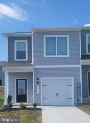21 PADDINGTON STREET, Falling Waters, WV 25419