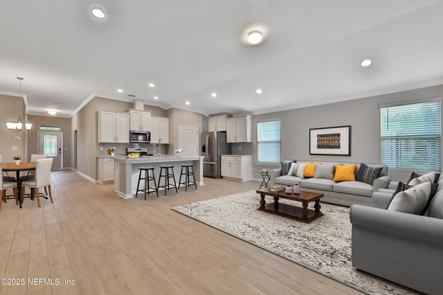 589 GLASGOW Drive, St. Johns, FL 32259