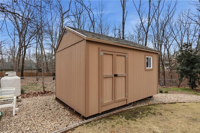 4 Huskins Place, Bella Vista, AR 72715