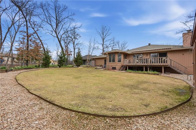 4 Huskins Place, Bella Vista, AR 72715
