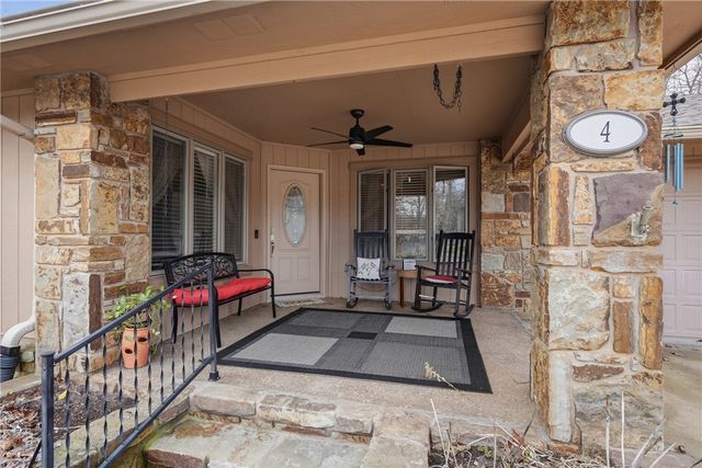 4 Huskins Place, Bella Vista, AR 72715