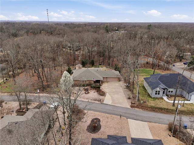4 Huskins Place, Bella Vista, AR 72715