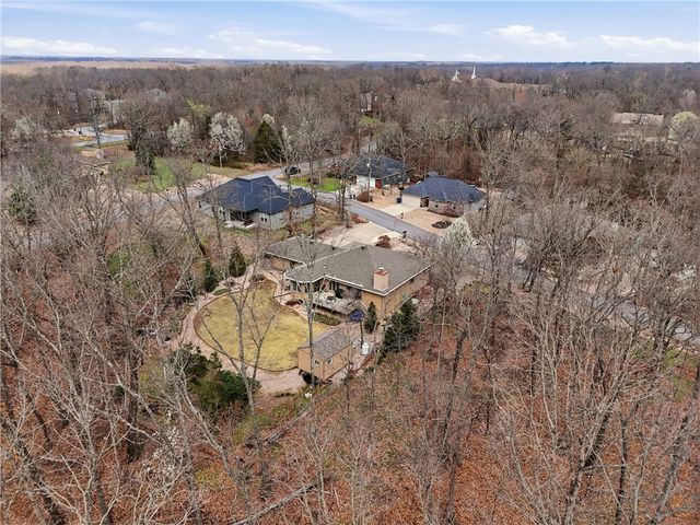 4 Huskins Place, Bella Vista, AR 72715
