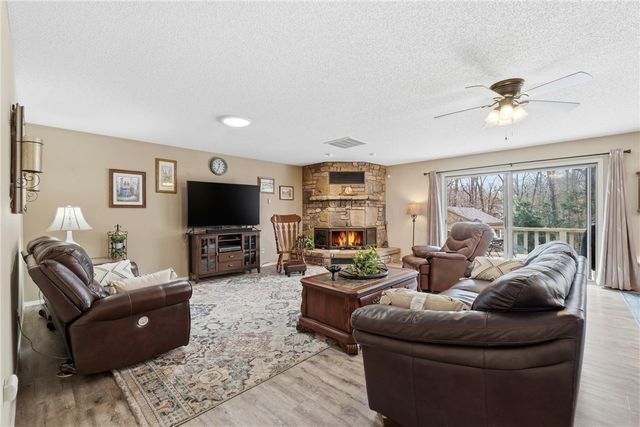 4 Huskins Place, Bella Vista, AR 72715