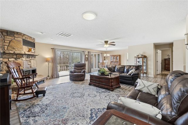 4 Huskins Place, Bella Vista, AR 72715