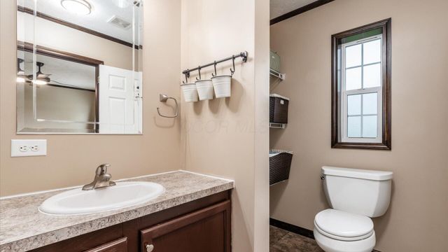 70 Liberty Avenue SE, Jacksontown, OH 43030