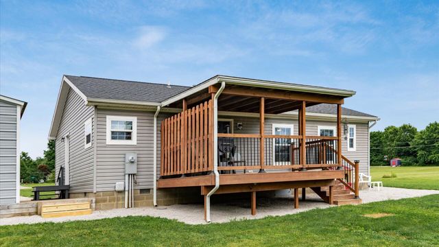 70 Liberty Avenue SE, Jacksontown, OH 43030