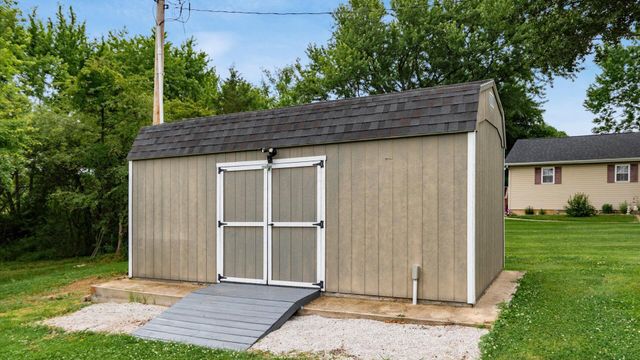 70 Liberty Avenue SE, Jacksontown, OH 43030