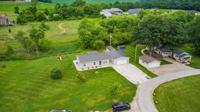 70 Liberty Avenue SE, Jacksontown, OH 43030