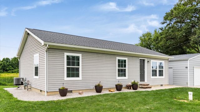 70 Liberty Avenue SE, Jacksontown, OH 43030