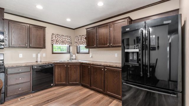 70 Liberty Avenue SE, Jacksontown, OH 43030