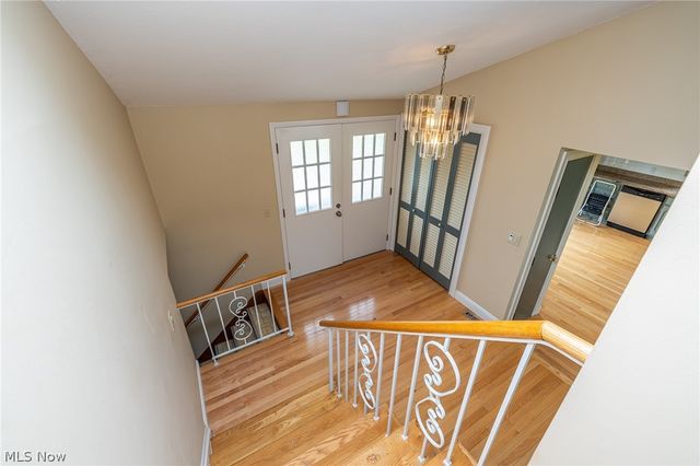 4668 Azalea Lane, North Olmsted, OH 44070