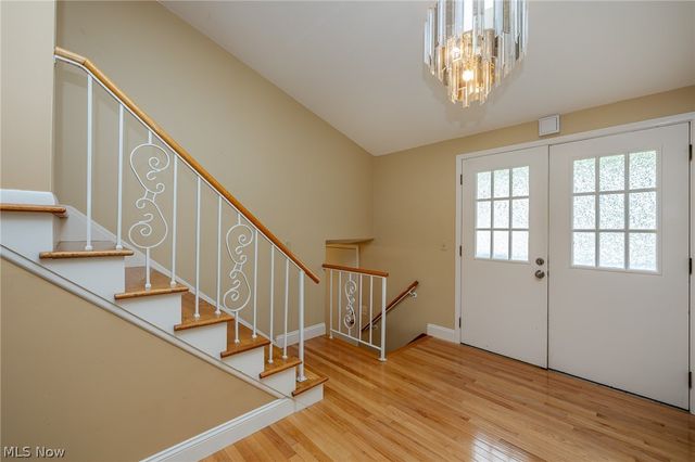 4668 Azalea Lane, North Olmsted, OH 44070