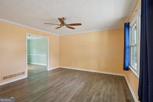 2241 Deer Oaks Trail, Lawrenceville, GA 30044