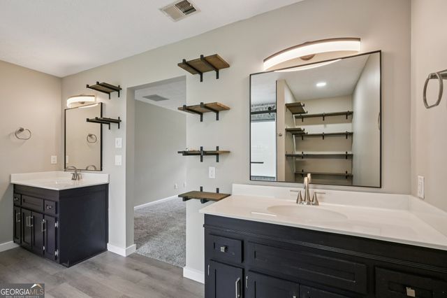 2241 Deer Oaks Trail, Lawrenceville, GA 30044