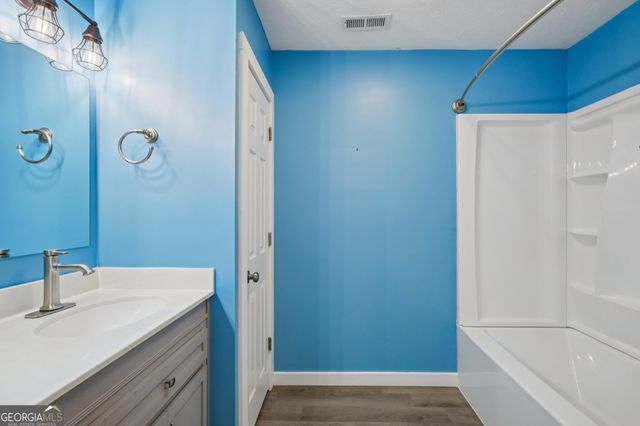 2241 Deer Oaks Trail, Lawrenceville, GA 30044