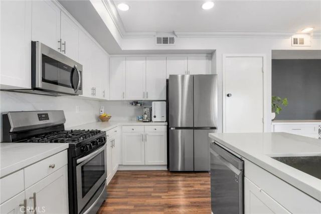 13024 Union Avenue 401, Hawthorne, CA 90250