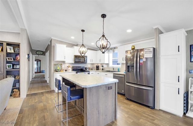 32 C Street SW, Navarre, OH 44662