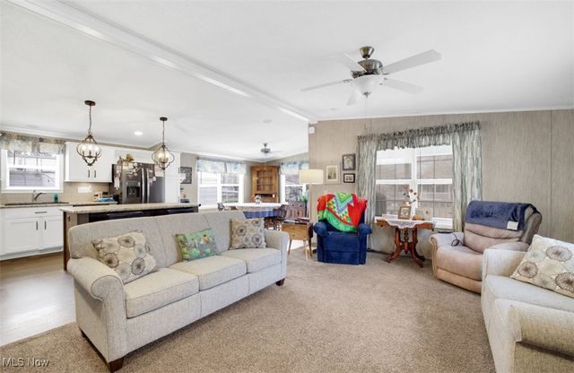 32 C Street SW, Navarre, OH 44662