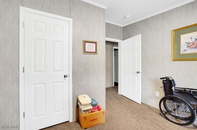 32 C Street SW, Navarre, OH 44662