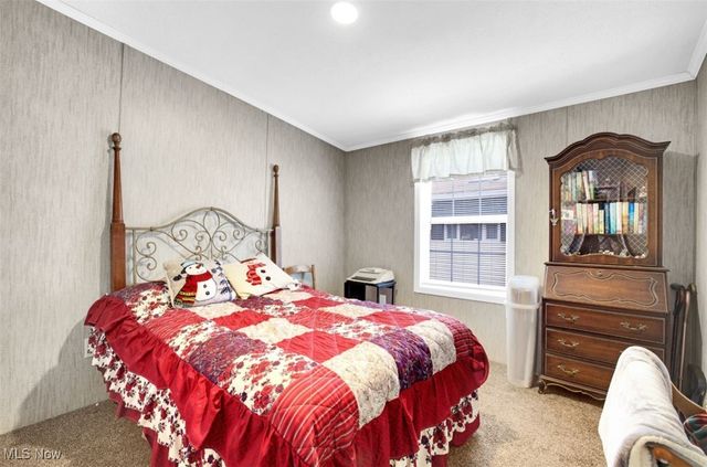 32 C Street SW, Navarre, OH 44662