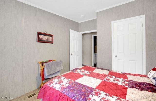 32 C Street SW, Navarre, OH 44662