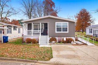 32 C Street SW, Navarre, OH 44662