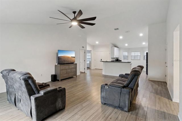 1041 BROOKS WAY, Winter Haven, FL 33880