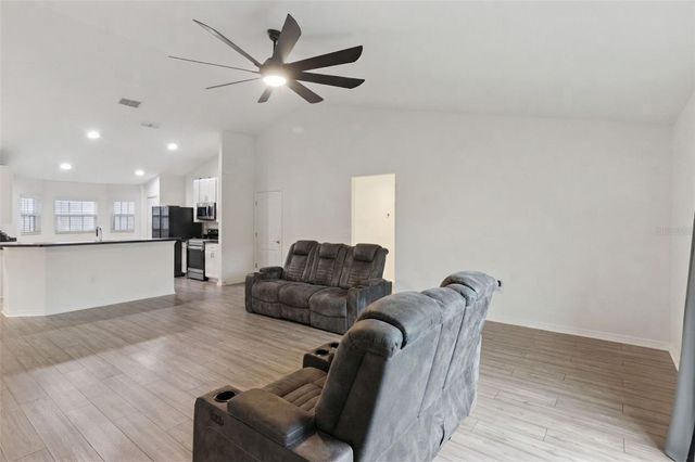 1041 BROOKS WAY, Winter Haven, FL 33880