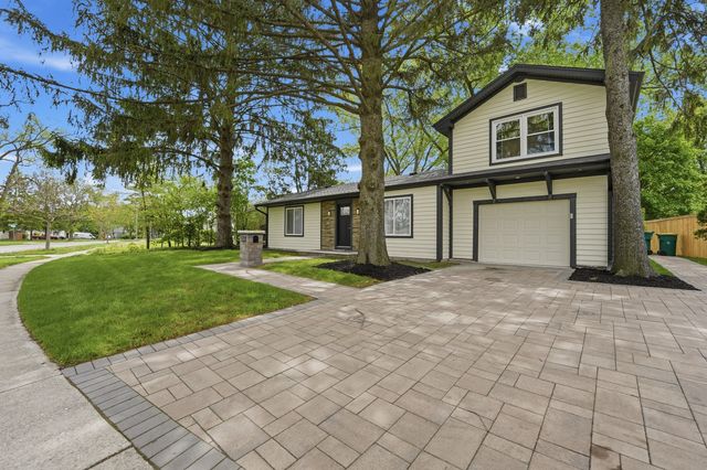 231 Saint Marys Parkway, Buffalo Grove, IL 60089