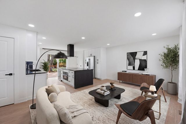 231 Saint Marys Parkway, Buffalo Grove, IL 60089