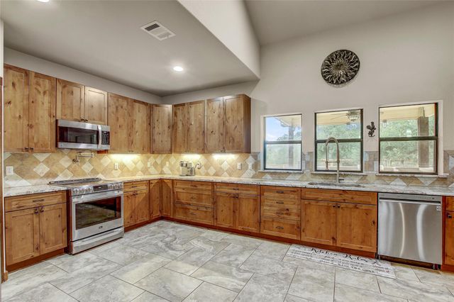 18197 Fm 619, Elgin, TX 78621