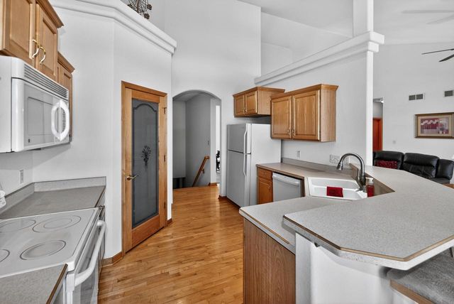 8244 Anna AVENUE, Waterford, WI 53185