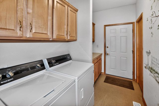 8244 Anna AVENUE, Waterford, WI 53185