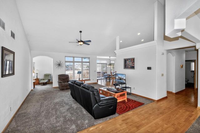 8244 Anna AVENUE, Waterford, WI 53185