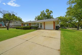 1490 Highland Boulevard, Hoffman Estates, IL 60169