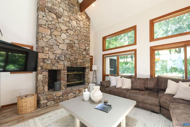 278 E CATOCTIN DR, Wintergreen Resort, VA 22967