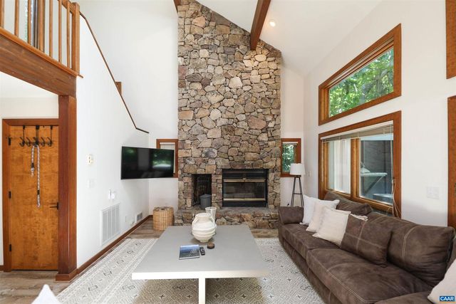 278 E CATOCTIN DR, Wintergreen Resort, VA 22967