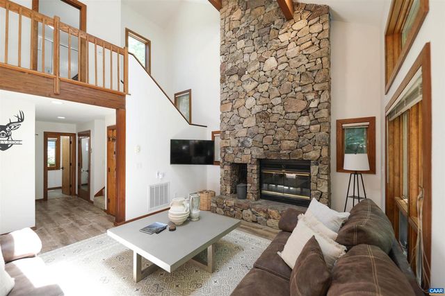 278 E CATOCTIN DR, Wintergreen Resort, VA 22967