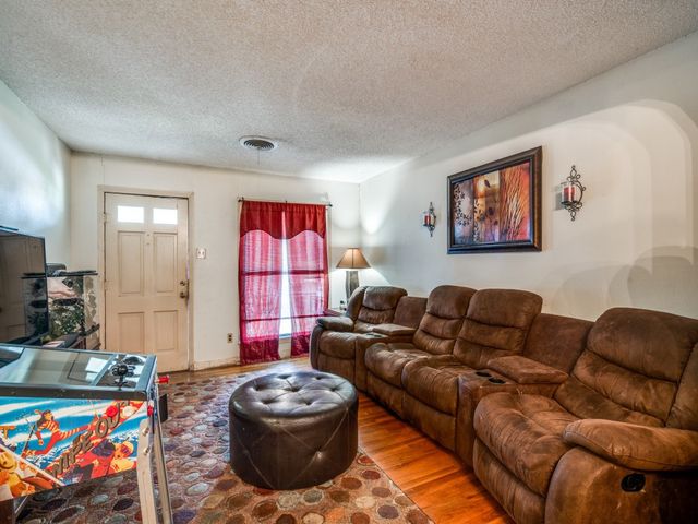 113 W State Street, Garland, TX 75040