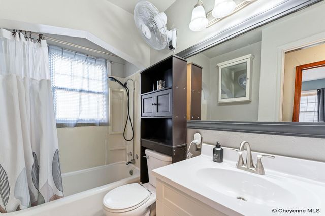 1851 E PERSHING BLVD, Cheyenne, WY 82001