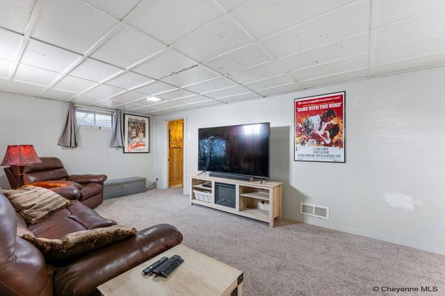 1851 E PERSHING BLVD, Cheyenne, WY 82001